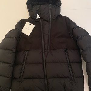 MONCLER LAVEDA GIUBBOTTO MENS DOWN JACKET PUFFER